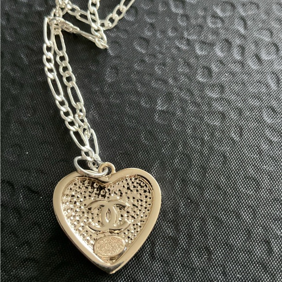 Chanel Charm Authentic with Unbranded Chain - Picture 2 of 9